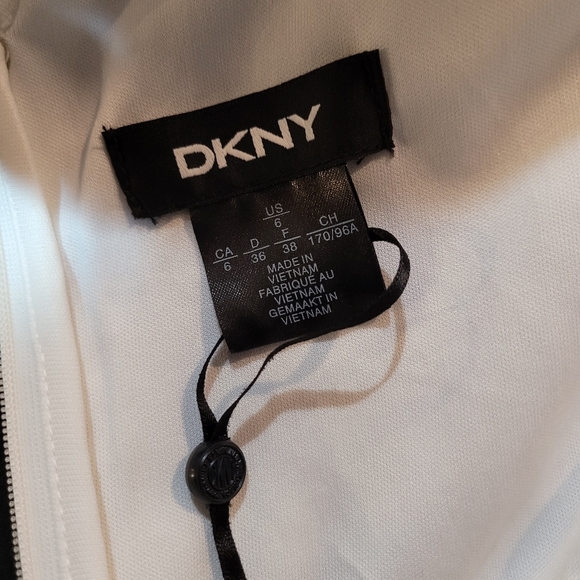 Dress - Picture 5 of 5